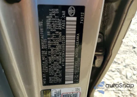 2005 Toyota Camry Le z USA, uszkodzony, nr VIN 4T1BE32K45U602390